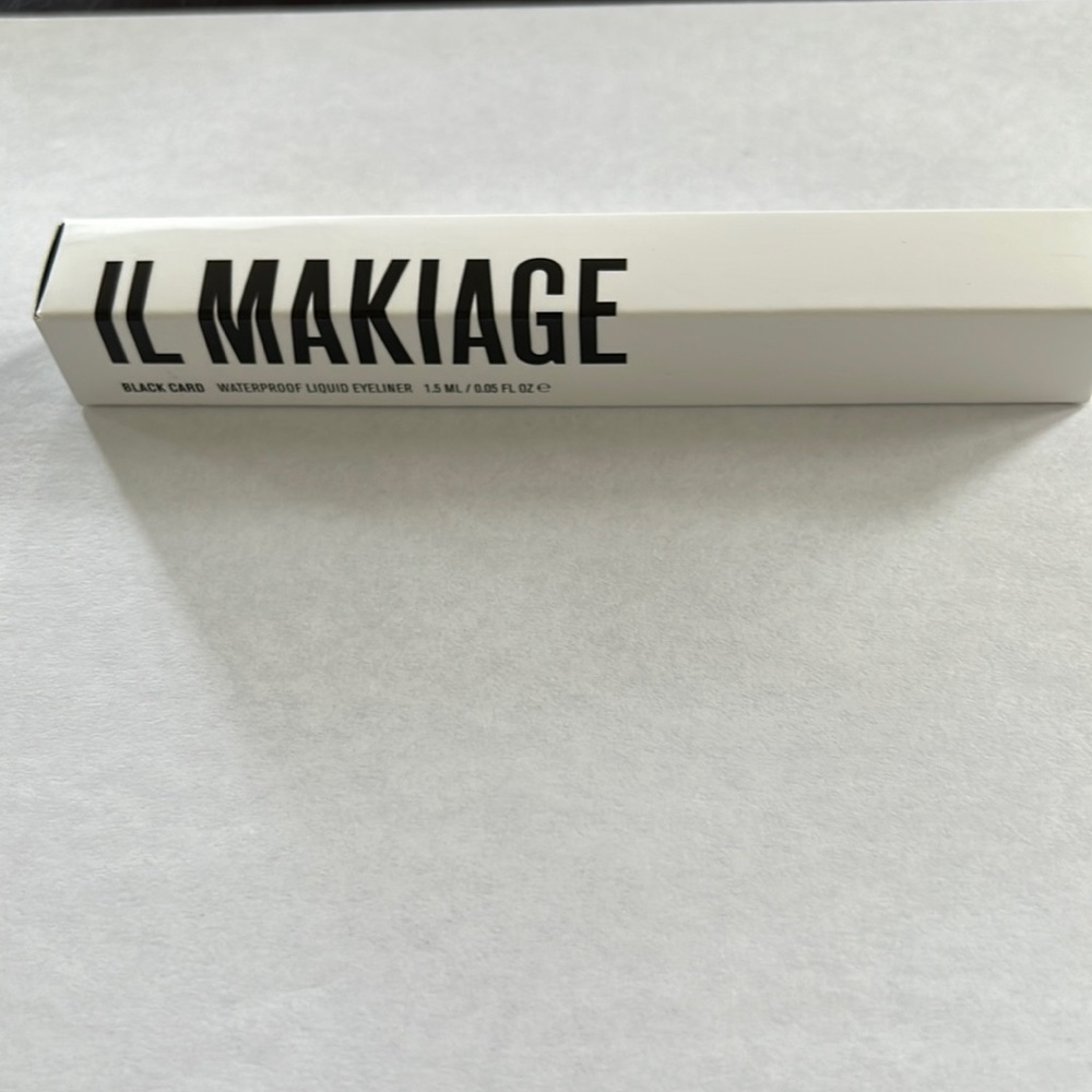 IL Makiage liquid eye liner